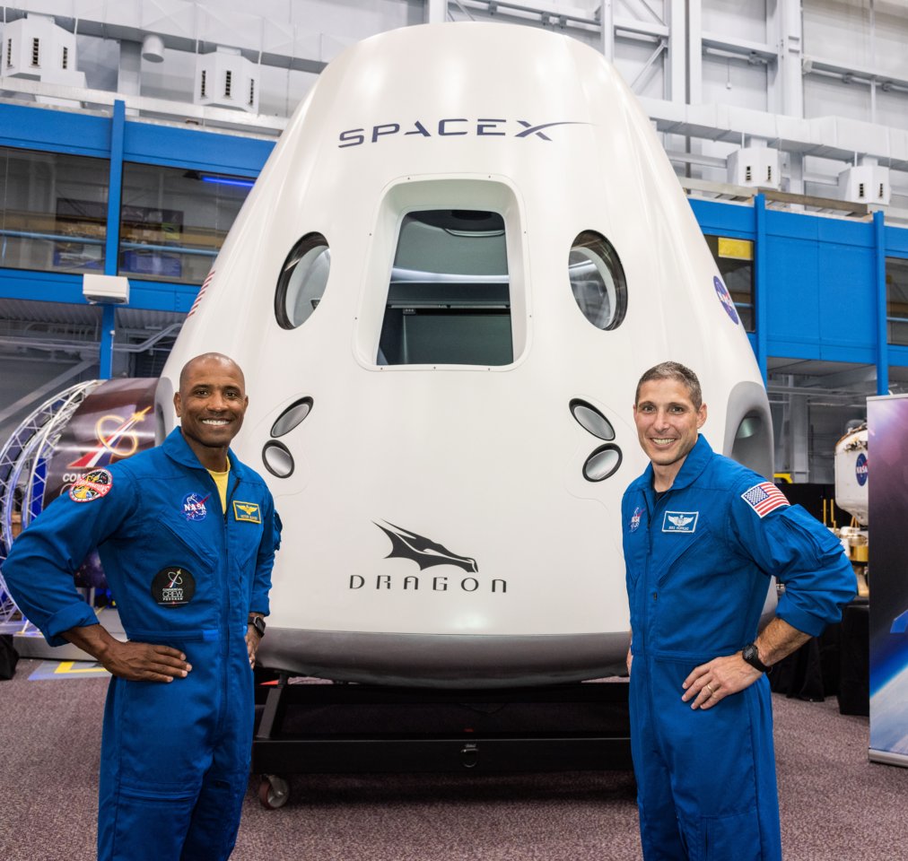 CalPoly's tweet photo. Cal Poly alumnus Victor Glover is one of the @NASA astronauts that will launch to the International @Space_Station for a long-duration mission aboard @SpaceX’s Crew Dragon. Congratulations @VicGlover! 🚀 https://t.co/ijuggFEH2Y https://t.co/bSJwdmFdpK