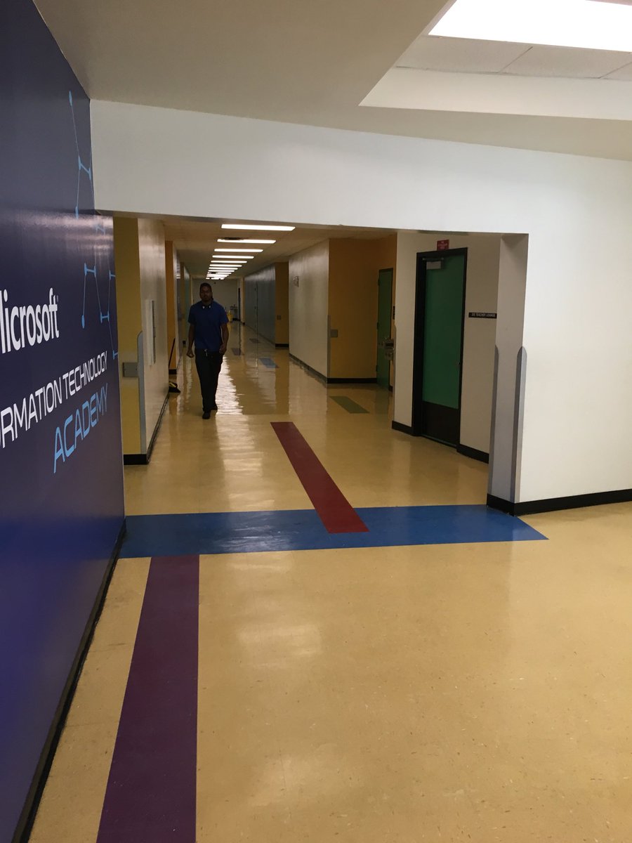 sdmpanthers's tweet photo. Happy Friday! Shout Out to our hard-working custodial staff for making sure the building is always beautiful and safe for our students and staff. ⭐️⭐️⭐️⭐️⭐️ #Thedade #excellence @MiamiSup @MDCPSSouth https://t.co/asqVcoXSa7
