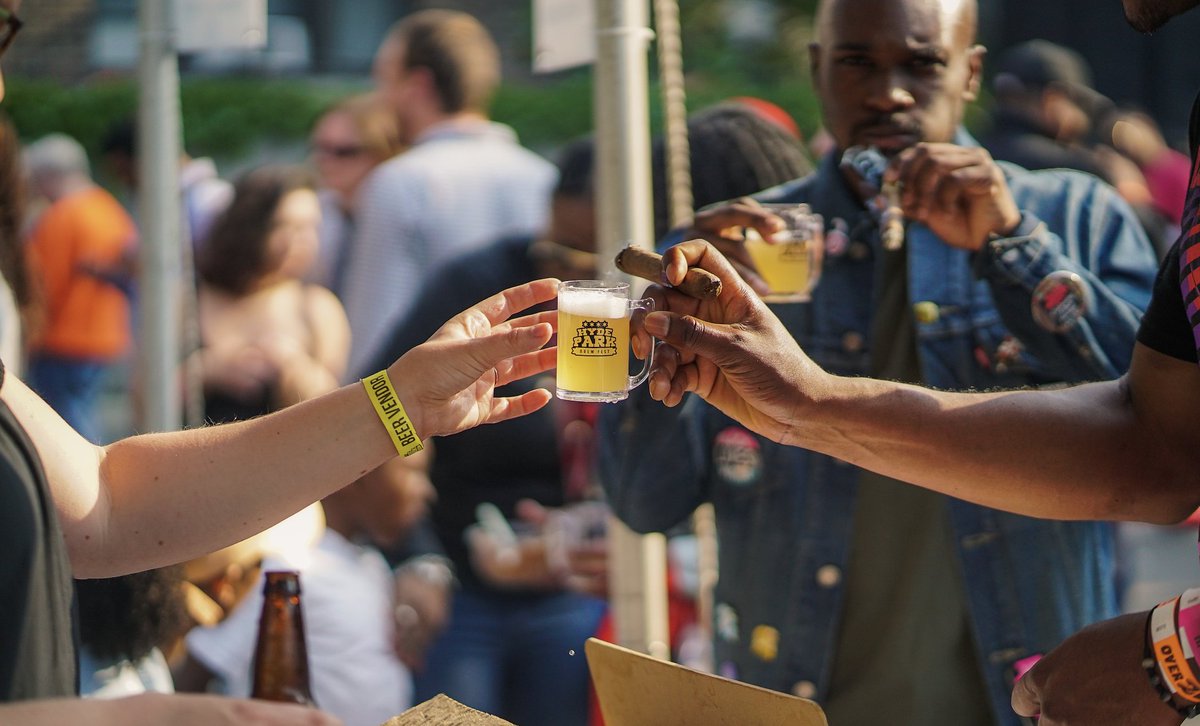 HPSummerFest's tweet photo. Today is International Beer Day! Hope you're celebrating - what brews from #HPBF2018 are you pourin' out to celebrate?
#internationalbeerday #beer #brew #craftbeer #beerfestival #beerfest #festival #summer #chicago #local #chicagofestival #drink #cheers #drinkbeer #drinkmorebeer https://t.co/H1Mj27JO40