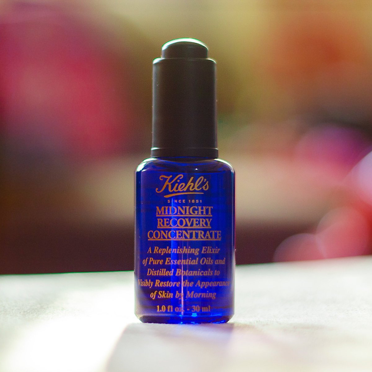 ingridzyrasola's tweet photo. Doing what is essential 🌸 #kiehls #midnightrecovery #kiehlsmidnightrecovery #midnightrecoveryconcentrate #midnightrecovery #essentialoils #kiehlsph #kiehlsphilippines #skincare #skincareessentials https://t.co/Yd3vQOZnbA