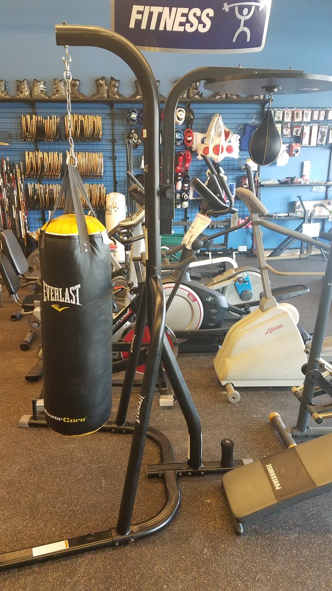 PlayClawson's tweet photo. Who wants to hit the bag??!!  Everlast Combo Bag Stand. (Heavy bag not included)  #qualityused https://t.co/X2sAo2c1uD
