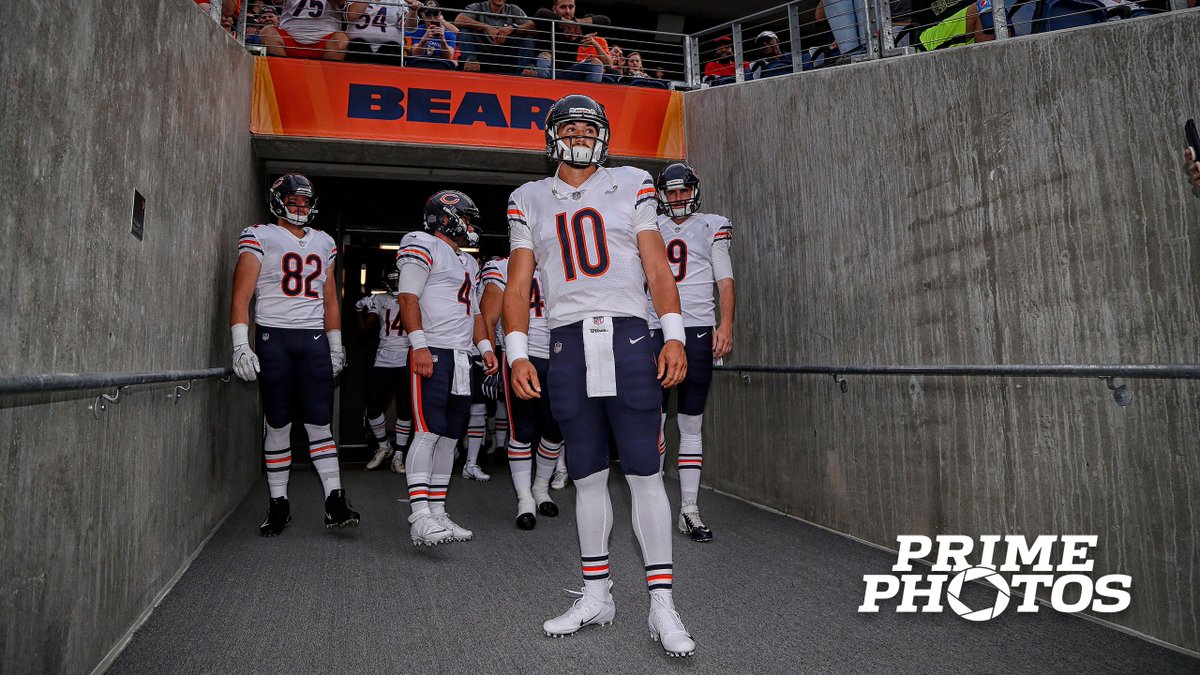 ChicagoBears's tweet photo. We've got a photogenic bunch. 

📸: https://t.co/RZXkkls1Pa https://t.co/f6XnyXBDSV