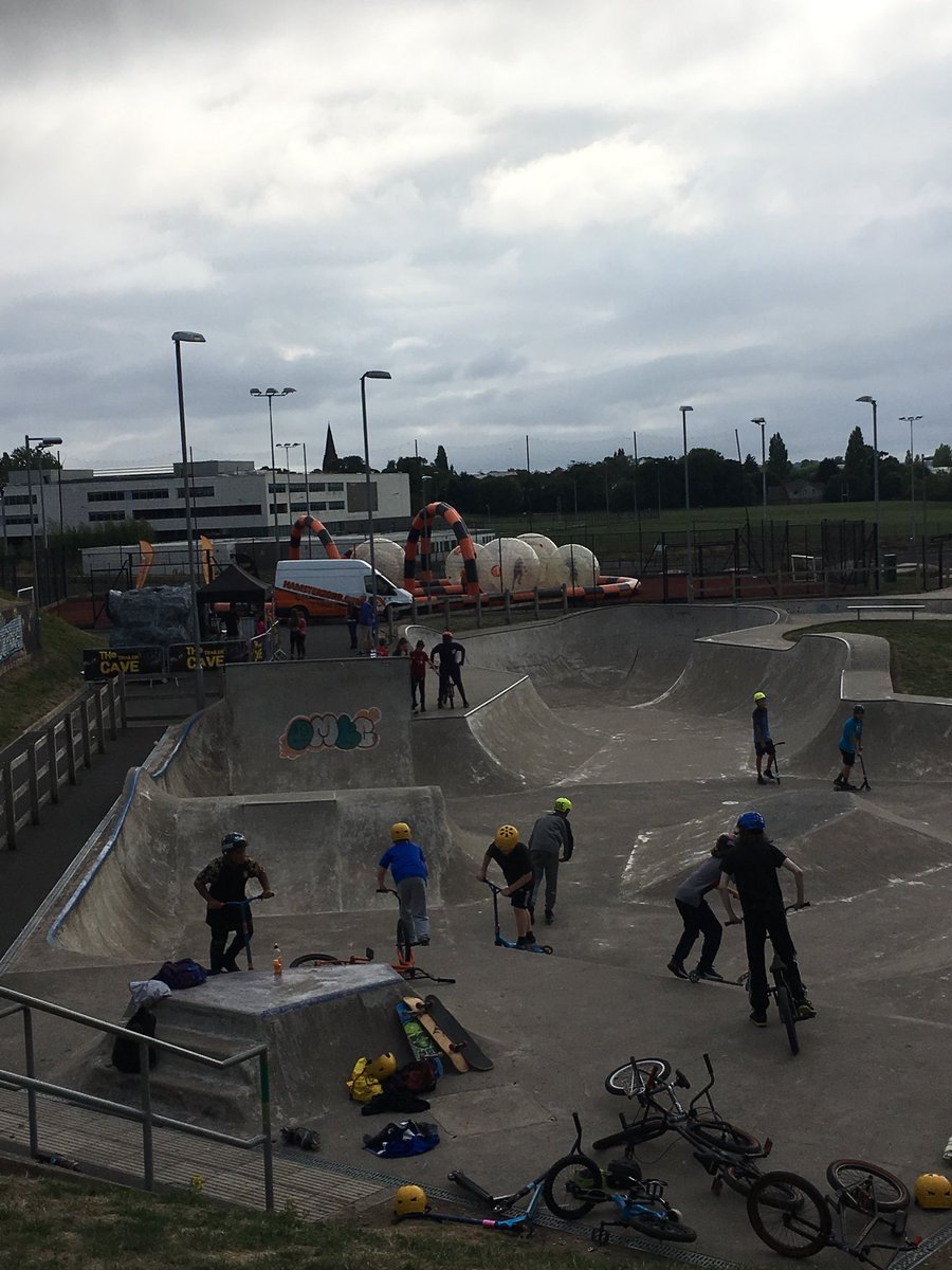PatrickCKYM's tweet photo. Plus Graffiti Tshirts, Skate Park and Virtual Edge Climbing Wall! @KnowsleyYM @BigLotteryFund https://t.co/LM9YWKN3p5