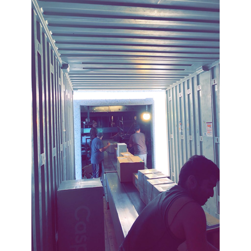 Late trailer on the wall at 7:30 and done at 8:05!!! Thank you team for your hard work our customers appreciate it and so do I!!!! To many to name, but they all deserve a thank you... #itswhatwedo #ups <a href="/kjallen04/">NICK NFT {44th}{404}</a> <a href="/UPS_Laguna/">UPS Laguna Preload</a> <a href="/CuceTom/">Tom Cuce</a>