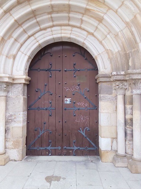 eugenio_fouz's tweet photo. #TheDoorsFriends de una iglesia castellano-leonesa 

@CFoncu @hec_toret @AlbertoArcosWeb @TamaraQuiroga_ @lagagallina https://t.co/oxWbOG3aOD