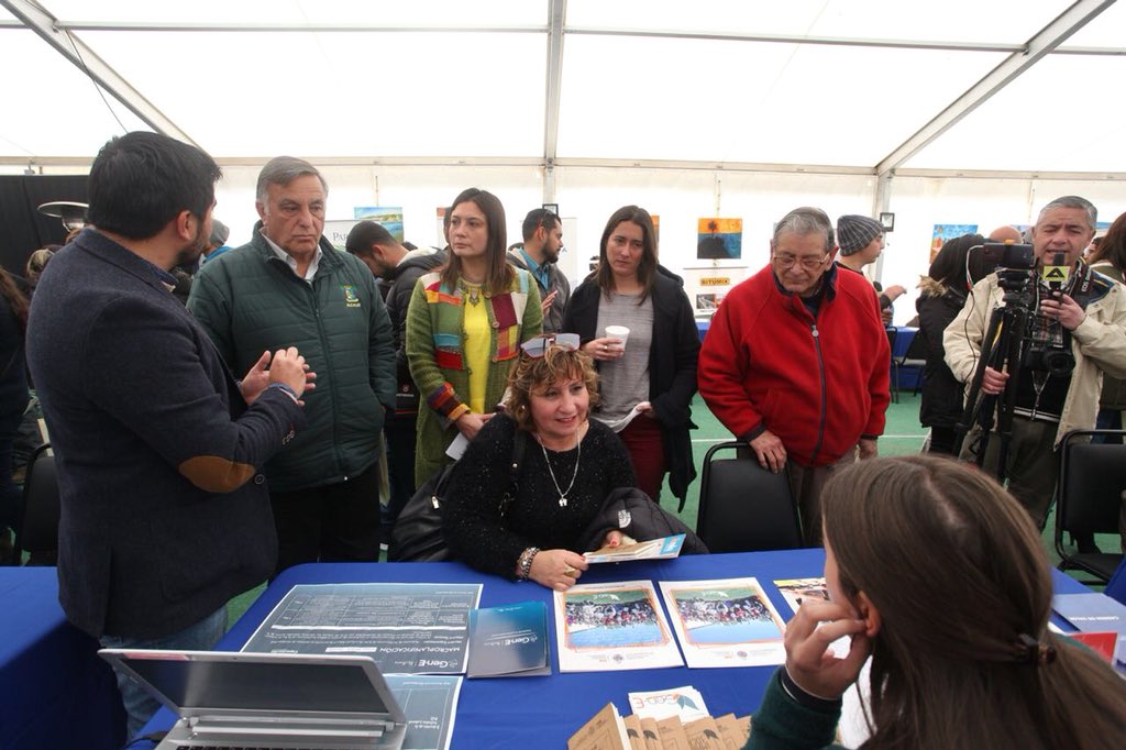 municoncon's tweet photo. Más de 1.000 personas participan de la IV Feria Laboral de Concón que se realiza en la Avanzada Cultural (Av. Concón-Reñaca Oriente Esq. Chañarcillo) es hasta las 14 horas !! @SENCEValpo @SenceChile @OmilConcon https://t.co/5KKV7aVLjb