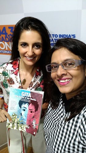 anitaondemand's tweet photo. #Chillweekends #weekendbookshop #Tunein 9-10am tomorrow saturday 4th Aug 2018 to @943RadioOne #mumbai #delhi #Bangalore as we chat with #author @SachdevPatel on her new book the Gita-Battle of the Worlds from @HarperCollinsIN its a messages & ray of hope for children #beautiful https://t.co/3T6fOwdW8U