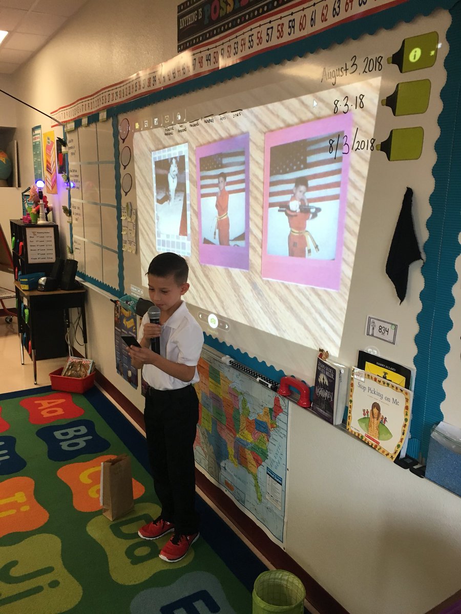 ALivin_SVES's tweet photo. Ending our first week of school with our Brown Bag Biographies 😊 #lovethird @SVista_ES https://t.co/SoFDCyvt9W