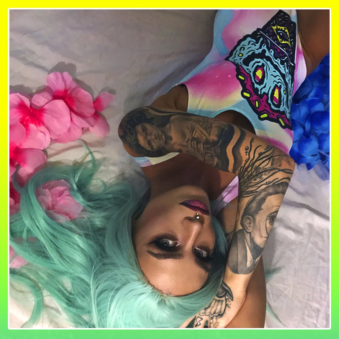 Londonedge's tweet photo. BE BOLD... BE BRAVE... wear @scummybears... and see them at #londonedge Las Vegas! #tradeshow #wholesaleclothing #lasvegas #alternative #fashion #bright #alternativegirl #buyers #girlboss #pooltradeshow #magictradeshow 🌈🌈🌈 https://t.co/AfXfxnAC7r