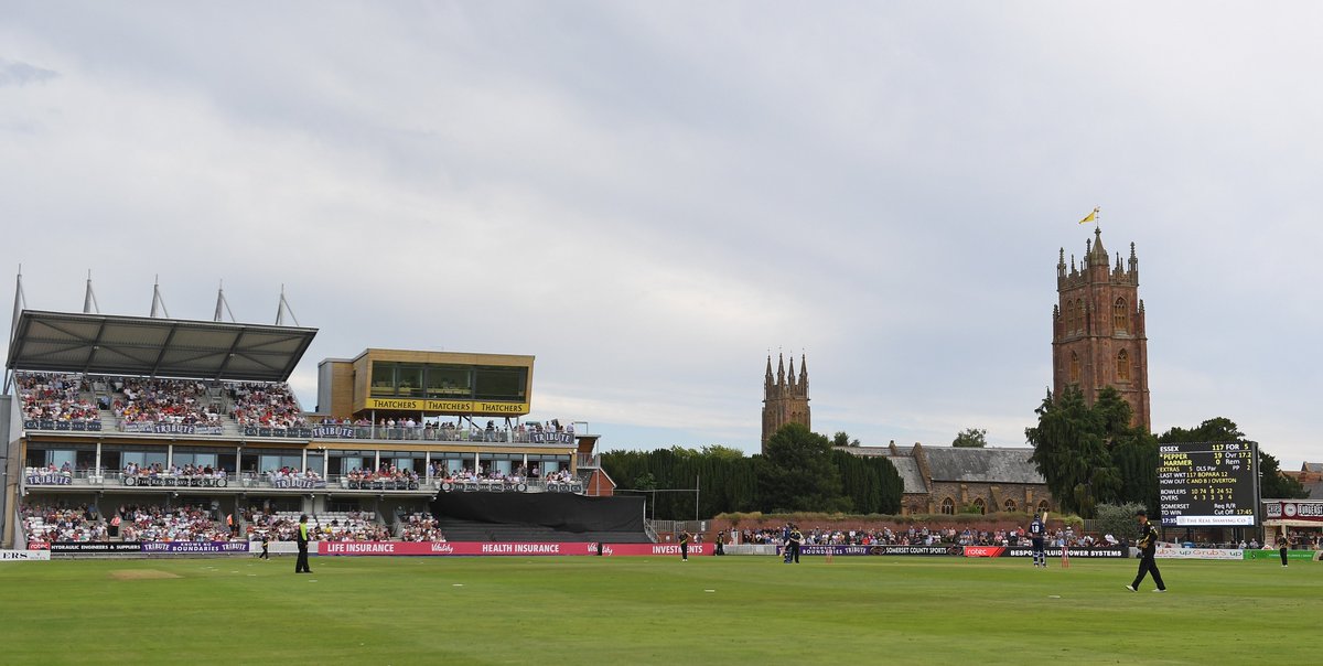 Essex finish their 20 over innings at 135/9. Brilliant effort from the Somerset lads! 👏👏👏

#WeAreSOMERSET 
#SOMvESS