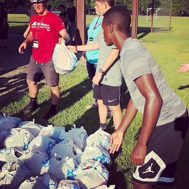 OklaMissions's tweet photo. Piles & Piles of Groceries! @convoyofhope #Houston2018 #ReachHouston https://t.co/tLjkO3YUrH