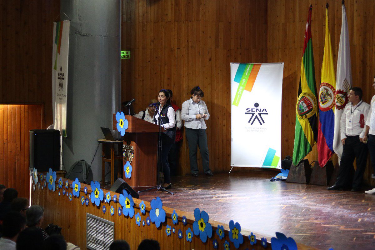 senaensantander's tweet photo. Hoy la #APESENA, participó de la feria de servicios dispuesta para la población víctima en el marco de la jornada de entrega de indemnizaciones administrativas a 680 Víctimas del conflicto armado interno residentes en los municipios de B/manga, P/cuesta, Floridablanca y Girón. https://t.co/4fsZdCf1QX