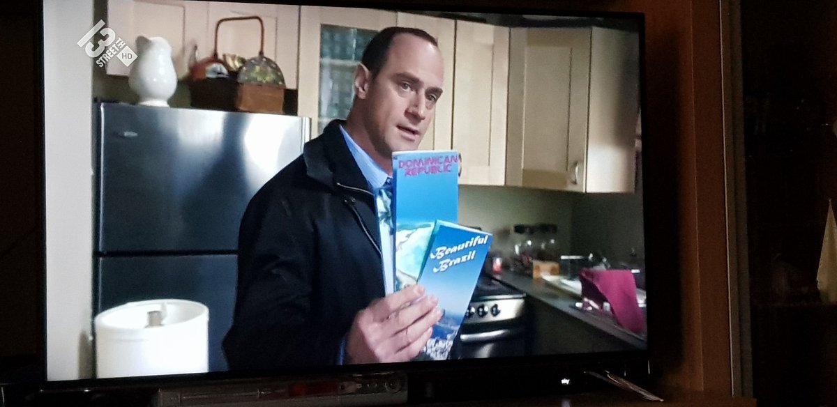 MelG1977's tweet photo. Elliot taking care of Olivia while she is sick 😍😍😍 #Bensler #EO #Memories #SoMuchChemistry #INeedThemBack #BringBackElliot #SVU @nbcsvu @SVUWritersRoom https://t.co/MyJahYMuxe