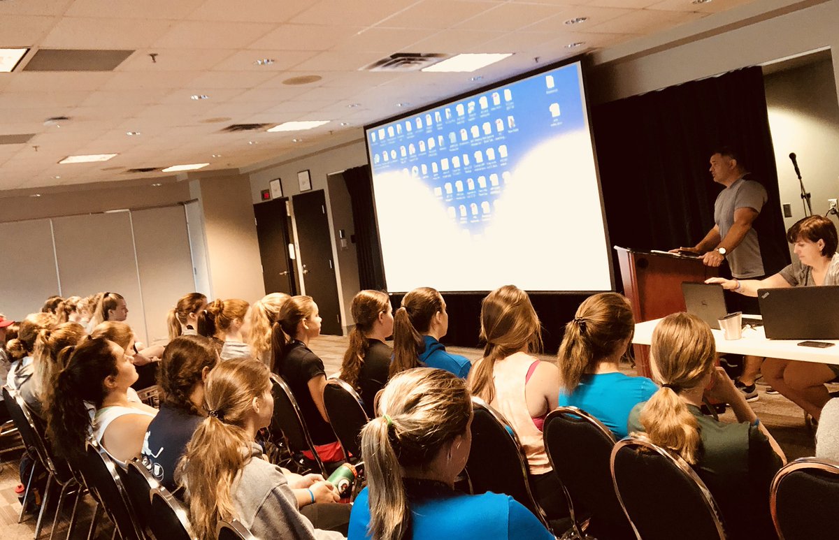 hockeynl1935's tweet photo. Full day of on &amp; off-ice sessions for our FU16, FU18, MU14 &amp; MU15 teams here at the HPP summer camp....and it’s beep test day too  🏃‍♀️ 🏃🏻 https://t.co/64gtjahZXe