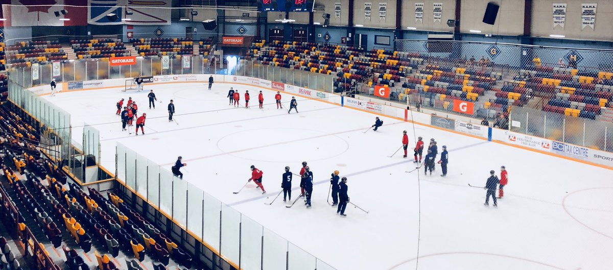 hockeynl1935's tweet photo. Full day of on &amp; off-ice sessions for our FU16, FU18, MU14 &amp; MU15 teams here at the HPP summer camp....and it’s beep test day too  🏃‍♀️ 🏃🏻 https://t.co/64gtjahZXe