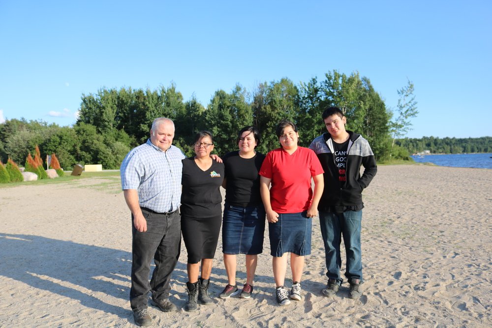 IgnaceOntario's tweet photo. Meet the Dunk Family. They enjoy soaking up the sunshine at the beach, playing volleyball and soccer. According to the Dunks, Ignace is the perfect place to have an active and vibrant lifestyle.
An array of recreational opportunities awaits you.
#ExploreOurPossibilities #Ignace https://t.co/CSZKkJ5ovy