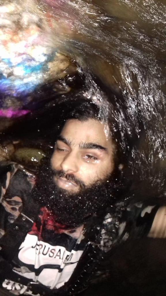 Guru_Burman's tweet photo. #Shopian
#operationallout2
Burrraaahhhhhh👏🇮🇳🇮🇳
👍👍👉 Big success for security forces Top Let disst commander umer nazik Malik pig killed  in ongoing #Encounter in killora village #Shopian😂😊

👍👍 Well done https://t.co/Uo0uaBcuKd