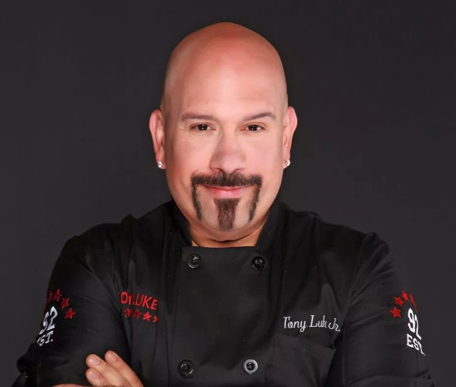 DocksideCondo's tweet photo. .@tonylukejr: The man, the myth, the legend, our new ambassador for Dockside! Read more on our #blog about how Tony is helping us to spread the word about what a #great place Dockside is to live! #DocksideLiving https://t.co/MeTdQdcoMv https://t.co/tdGb5PgKlR