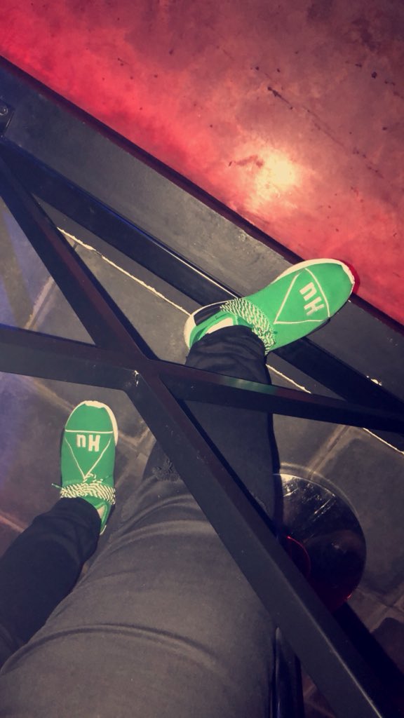 chillassfatboy's tweet photo. Vibes
#MyBrosGraduating #LifeStyleForever https://t.co/9acCHwtqQd