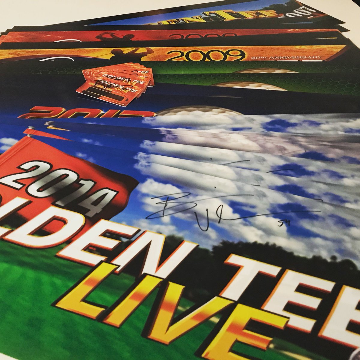 GoldenTee's tweet photo. In honor of @BUrlacher54’s #HallOfFame induction this weekend, we’re dedicating our #FreebieFriday to the superstar player!  Like, reply and retweet this image before Monday, August 6th for your chance to win one of these #BrianUrlacher signed #GoldenTee items! #Congrats54 https://t.co/pYo0yd0zW9