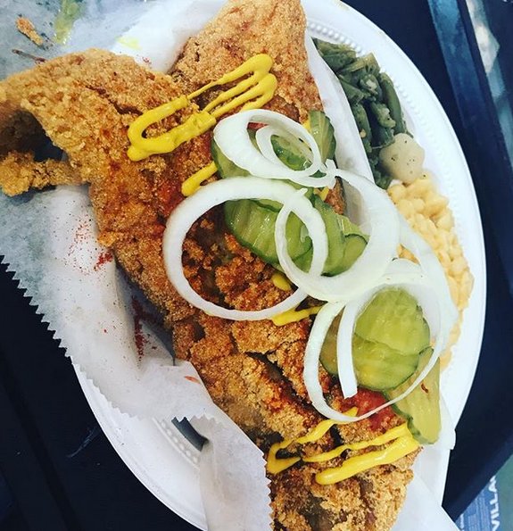 Friday lunch😋  #hotchicken #hotfish #spicy #nashville #nashvillefood #nashvilleeats