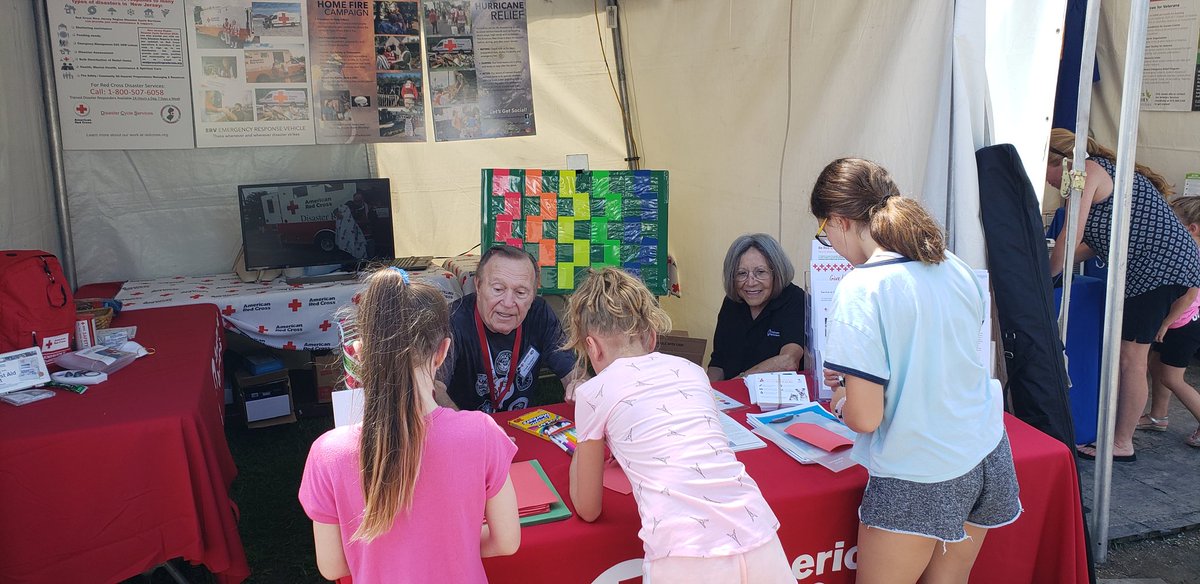 NJRedCross's tweet image. Bring the kiddos to the #NJRedCross booth at the #NJStateFair @TheSCFairground to write out #ThankYou cards to active military men and women and #NJVeterans.