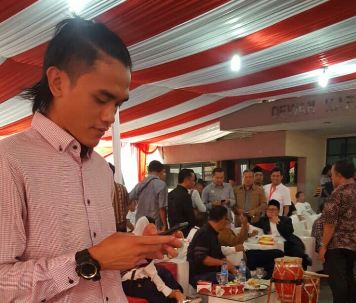 JunHudaya's tweet photo. Berharap pada proses untuk mendapatkan hasil kenyataan. 
@cakimiNOW tetap semangat, jaga kesehatan, siapkan diri untuk memimpin bangsa ini. ✊😇
#sangpemimpin https://t.co/2gFolcTDUK