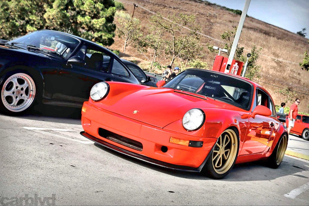BCJr's tweet photo. Happy #FridayFeeling!🍻✨😎✌

#Porsche #964Carrera #Fifteen52
#ProjectNasty #Porsche964!👌💯

@PorscheRetail @Porsche911UK
@PorscheSauce @HelenGoff
@oliveri_pablo @DP_Grouch
@Matzke_Marco @uchuta_m
@Bertieschip @vividcloudofwat
@FAFBulldog @LienhardRacing 👊💥 https://t.co/XgUfxQZo90