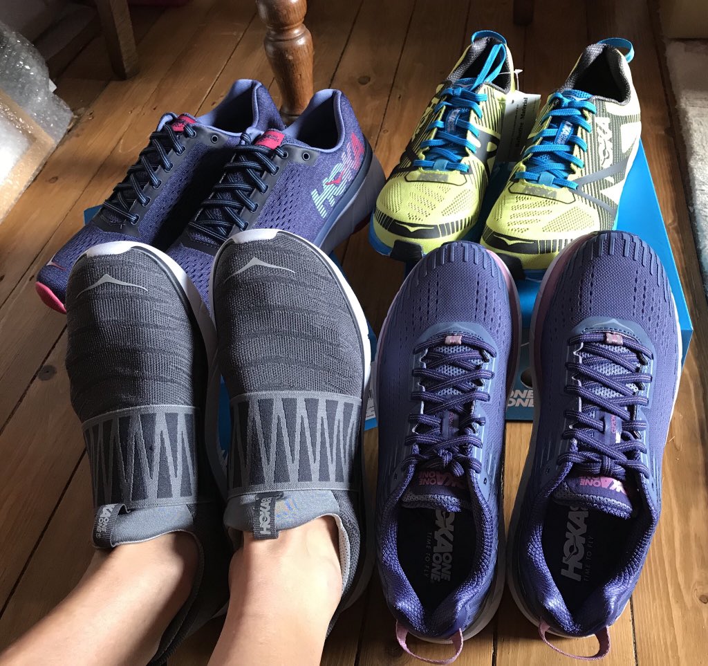 lmsiddall's tweet image. Struggling to decide which to wear first! Thank you @HOKAONEONE - I’m loving these Hapuna Slips though  #tracers #clifton5 #hapuna #cavu