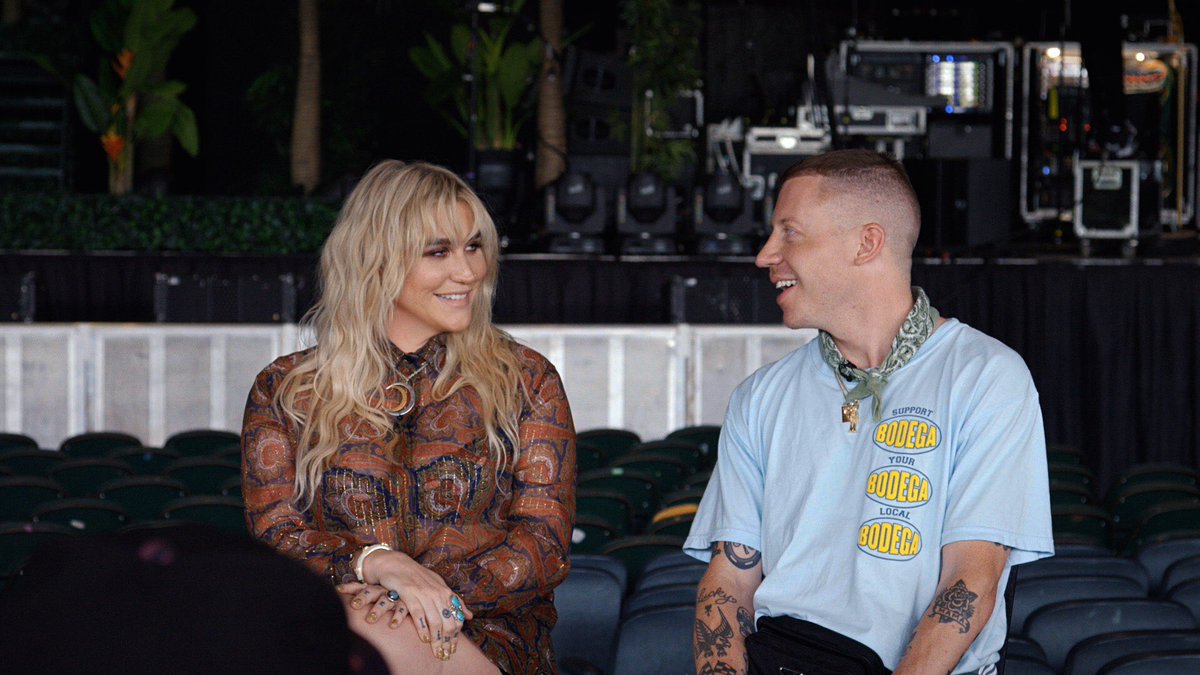 Animals! It's almost the end of the tour but there are still magical moments happening.This week on our tour series with @tmobile we sit down with students from the <a href="/CliveDavisInst/">Clive Davis Institute</a> to talk about stories&amp;inspiration behind our music. Watch it here youtu.be/1azEtis92FE 💖🌈✨#Ad