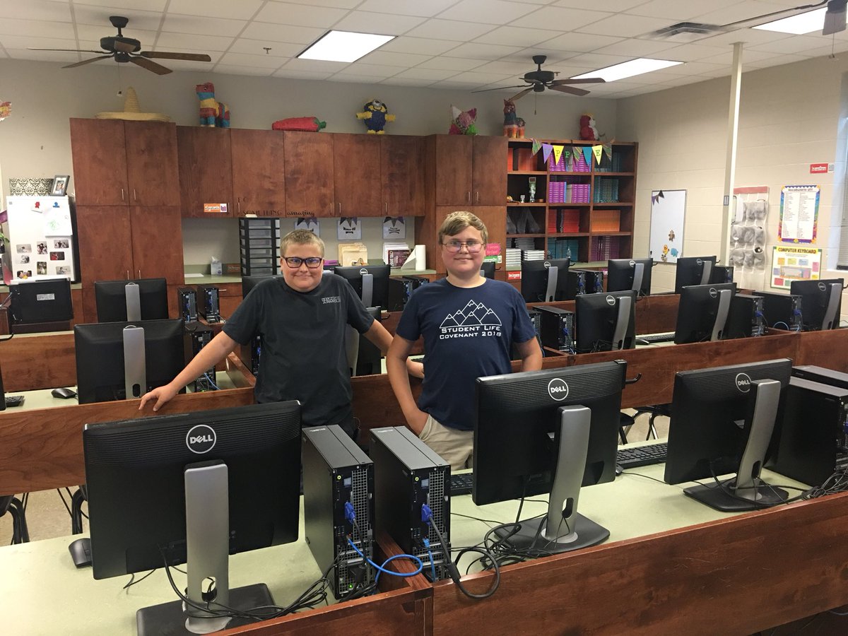 ncjhbears's tweet photo. Thanks to Maci Bernard for putting together student packets! Thanks to Devin and Gavin Hernandez for setting up an entire computer lab! #studentservants https://t.co/qy9V2D52Wg