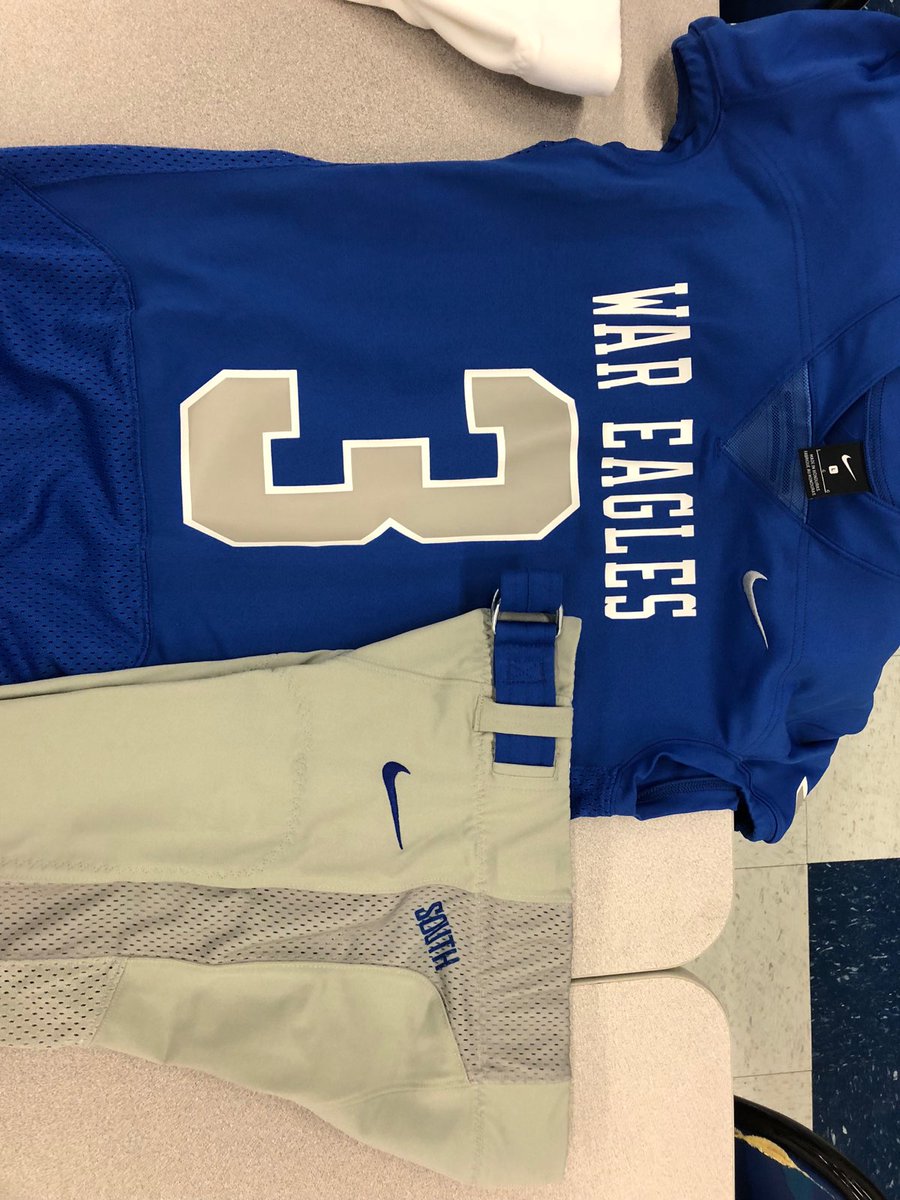 BSNSPORTS_GA's tweet image. @SFHS_Football with the FIRE new uniforms. #BSNSports #HeartoftheGame