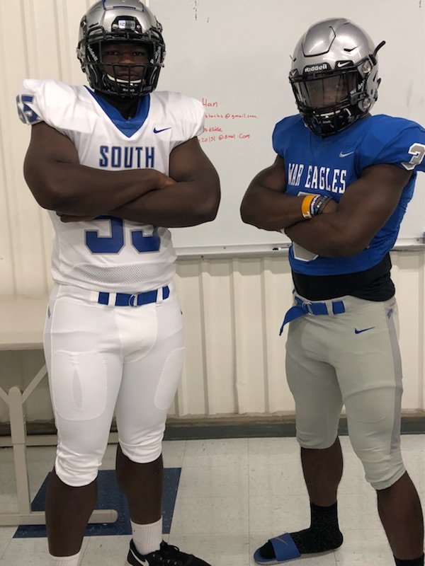 BSNSPORTS_GA's tweet image. @SFHS_Football with the FIRE new uniforms. #BSNSports #HeartoftheGame