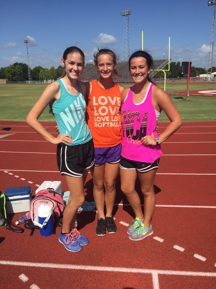 rylee_shugart's tweet photo. From our first 2-a-days to our last🏐 #seniorszn https://t.co/7yickKzcjf