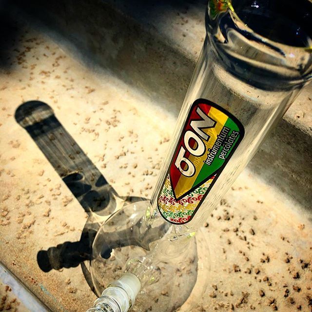 ZobGlass's tweet photo. OG 14 inch Beaker #zobglass #zobfb https://t.co/bx6nwGyoKa