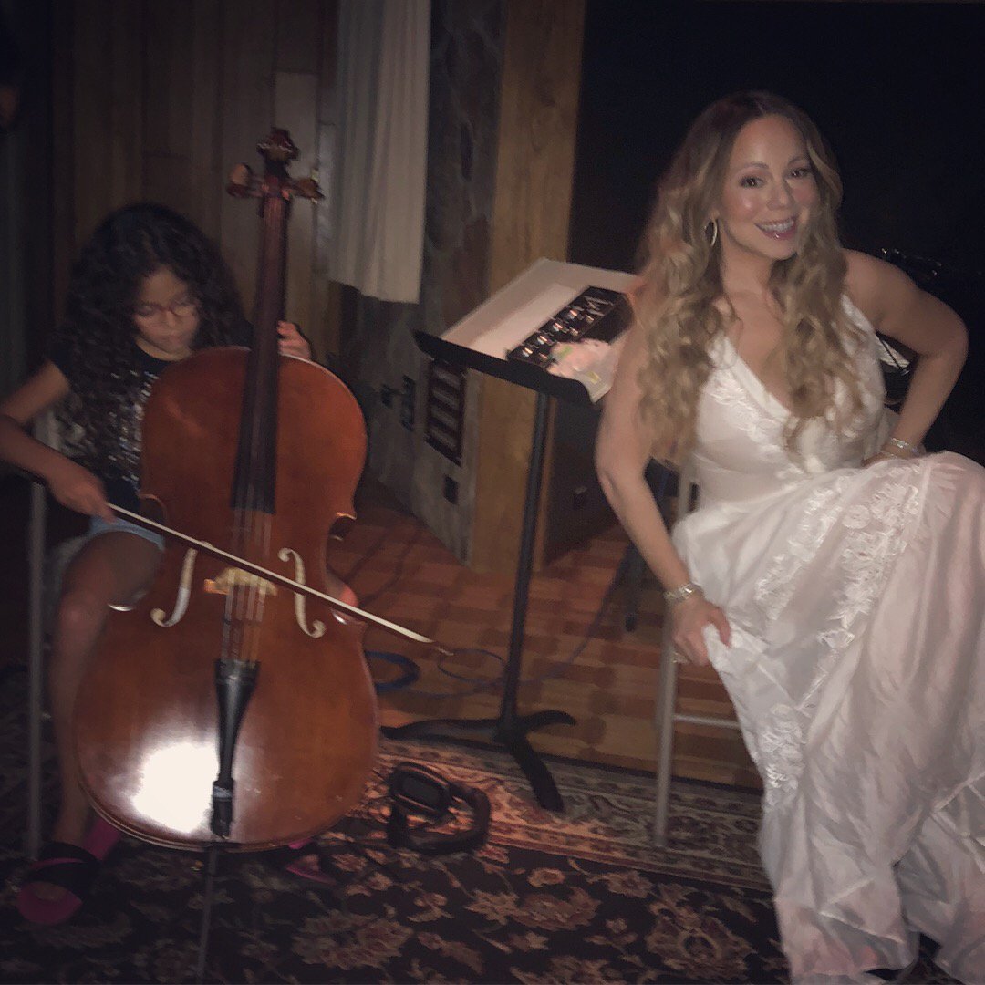 MariahCarey's tweet photo. Mommy-daughter quality time 💞 https://t.co/cK9V21NYDW