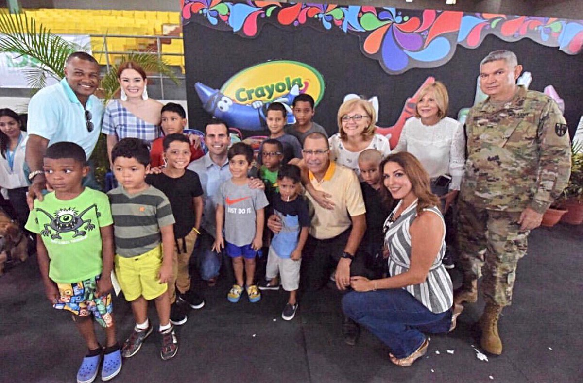NETPRonline's tweet photo. Además de recibir materiales escolares, hoy, miles de niños y niñas recibieron charlas por los empleados de la #JRTPR contra el #bullying, esto como parte del esfuerzo de @BeatrizRossello en erradicar el acoso escolar. #FortalezaParaTi #EnTuEscuela #back2school https://t.co/OA4ImnYXlj