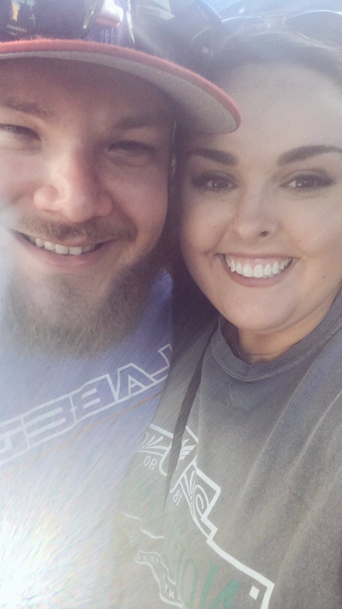 TaylorRiepe's tweet image. Sometimes you have to live without half of your heart for a little bit. Missing my other half more and more 💕 #4weeksdown #9togo