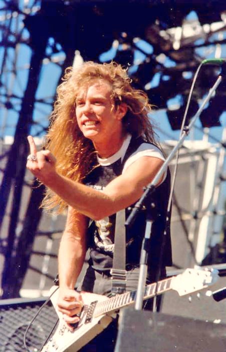 Happy birthday james hetfield. a true wolf among men. 