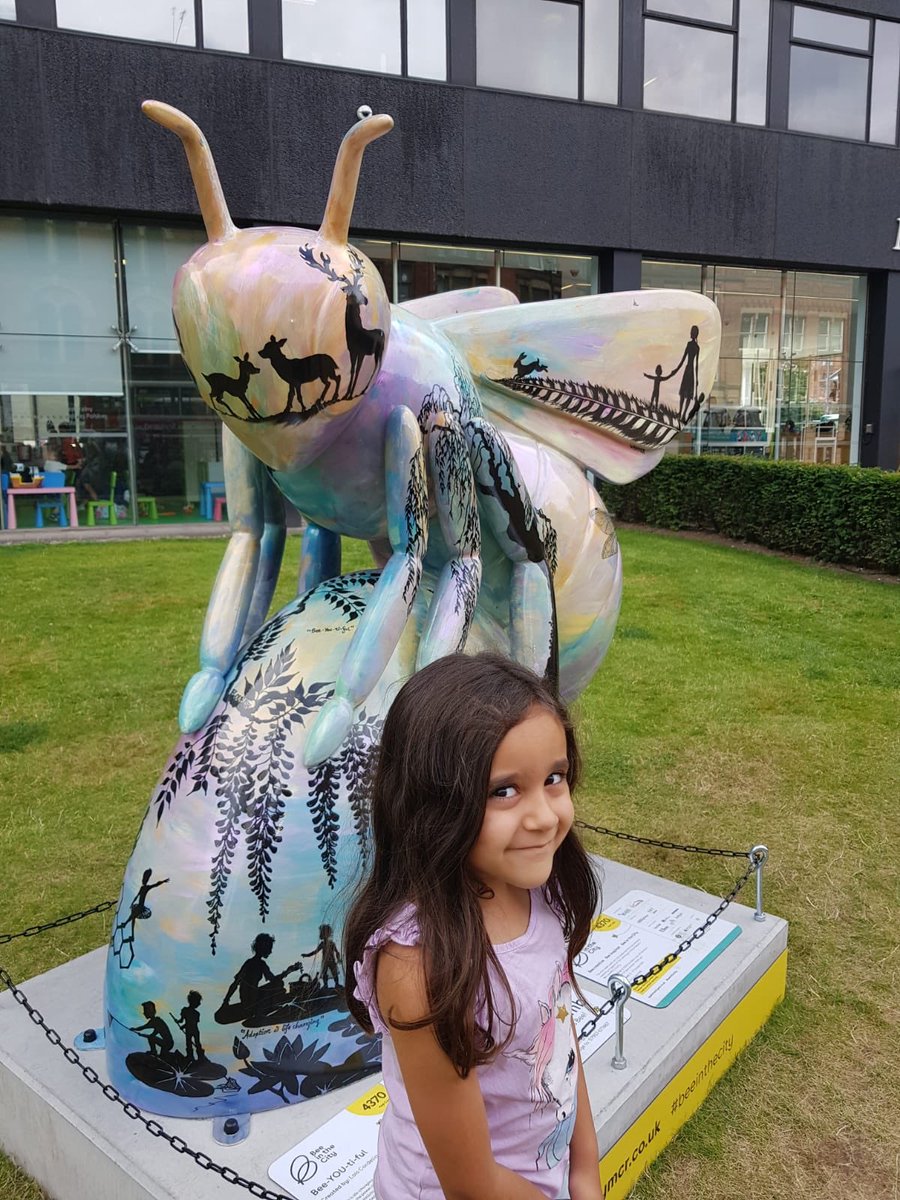 hilary98887546's tweet photo. #BeeInTheCity #beeYOUtiful https://t.co/C4Ps0D5kQ1