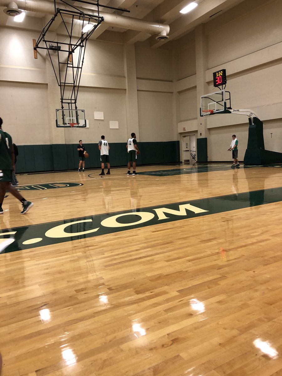 marcellusvail02's tweet photo. Great unofficial visit at Cleveland state university. Thanks for having us!!! https://t.co/w8aF5I6TwX