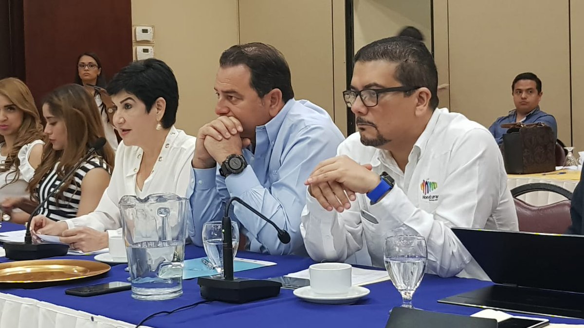 AmChamHonduras's tweet photo. @AmChamH presencio el "Gabinete Técnico para la fecha, implementación exitosa y seguimiento de la Estrategia de Simplificación Administrativa"
#Estrategias #PlanDeAccion #SimplificacionDeProcesos #SCGG https://t.co/fRRXLOmBl4