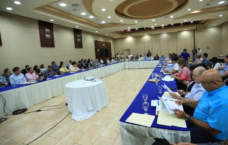 AmChamHonduras's tweet photo. @AmChamH presencio el "Gabinete Técnico para la fecha, implementación exitosa y seguimiento de la Estrategia de Simplificación Administrativa"
#Estrategias #PlanDeAccion #SimplificacionDeProcesos #SCGG https://t.co/fRRXLOmBl4