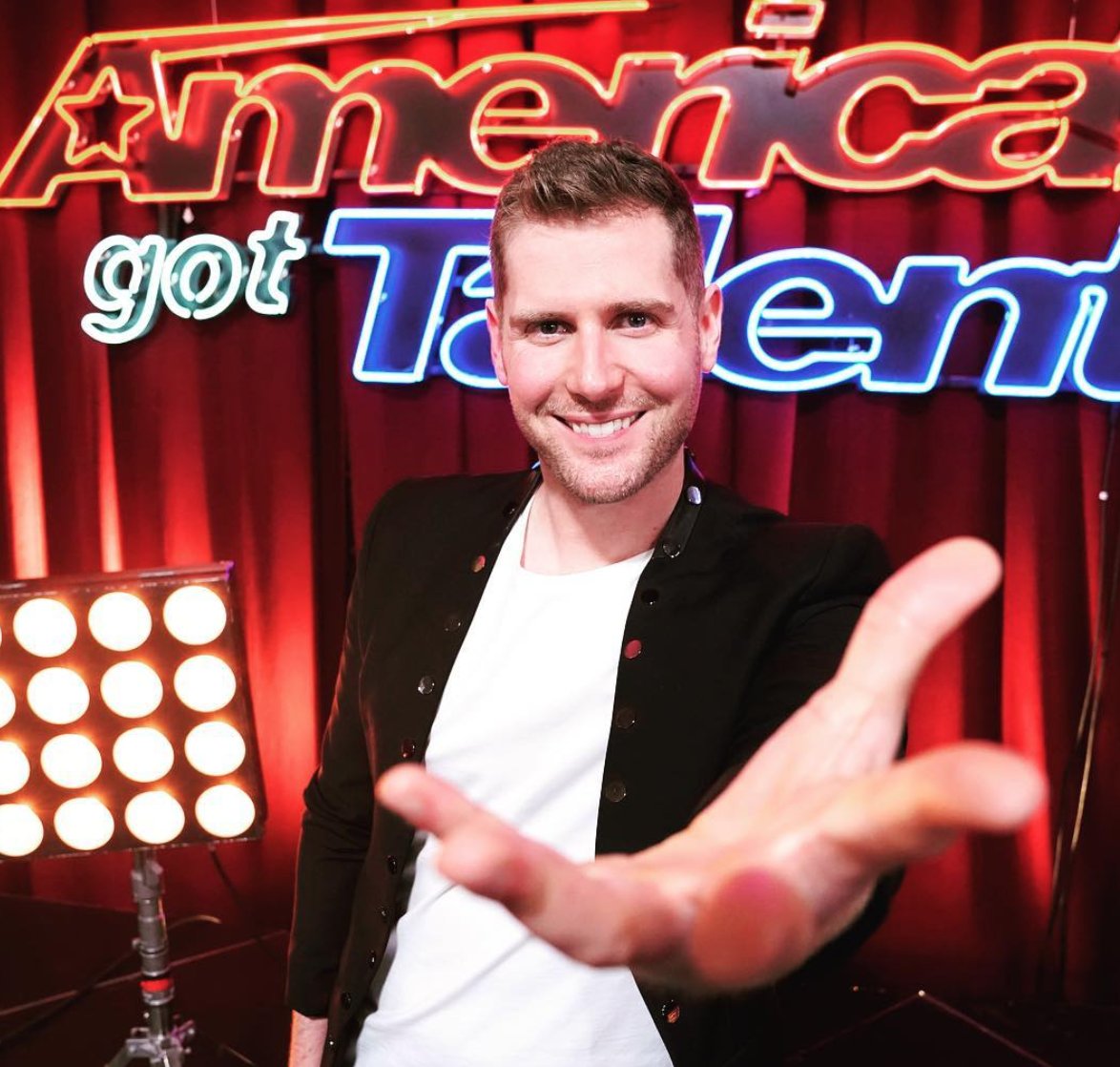 LauraraMonique's tweet photo. We just finished interviewing @RobLakeMagic Stay tuned for our EXCLUSIVE. He's super amazing and had a lot to share about his experience on @AGT #AmericasGotTalent #AGT #RobLakeMagic #positive #celebritynews #magic #magician #magicians #Inspiration https://t.co/Pgbx3efFmf