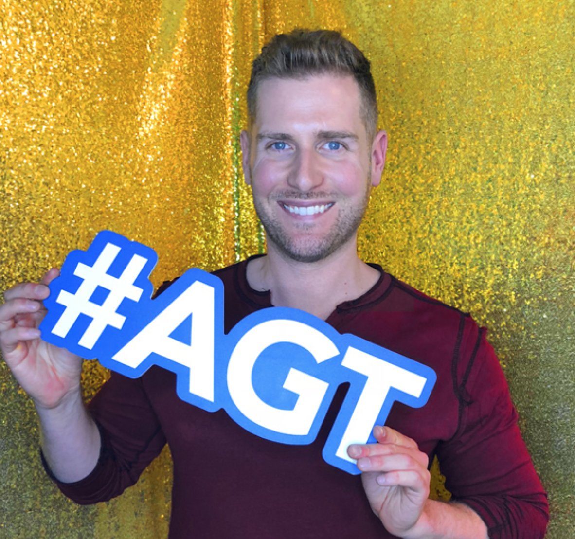 LauraraMonique's tweet photo. We just finished interviewing @RobLakeMagic Stay tuned for our EXCLUSIVE. He's super amazing and had a lot to share about his experience on @AGT #AmericasGotTalent #AGT #RobLakeMagic #positive #celebritynews #magic #magician #magicians #Inspiration https://t.co/Pgbx3efFmf