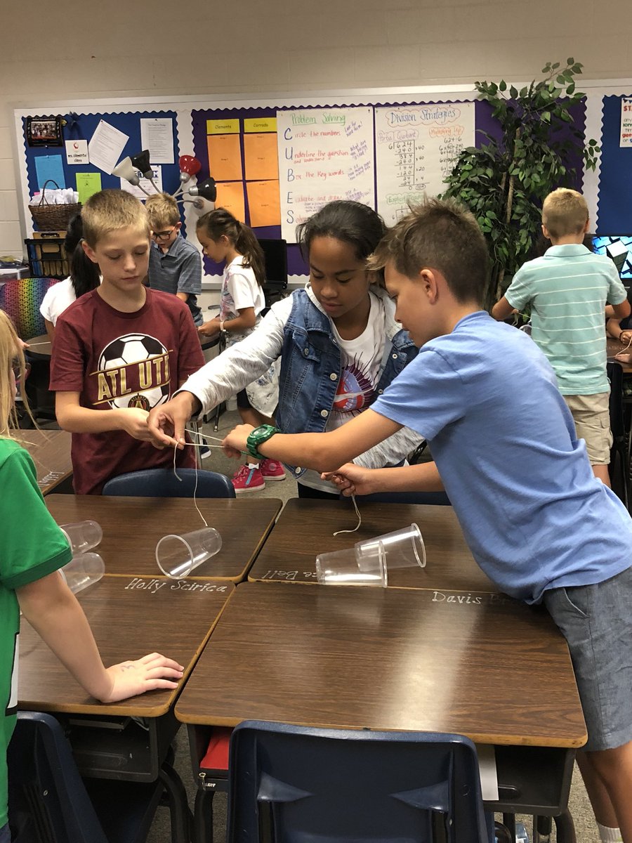 _PaigeGuthrie's tweet photo. @bullardbulldogs Awesome STEM challenge in Ms. Clements’ 4th grade today! Can you stack cups only using string and rubber bands? https://t.co/FxpJlCKHTH