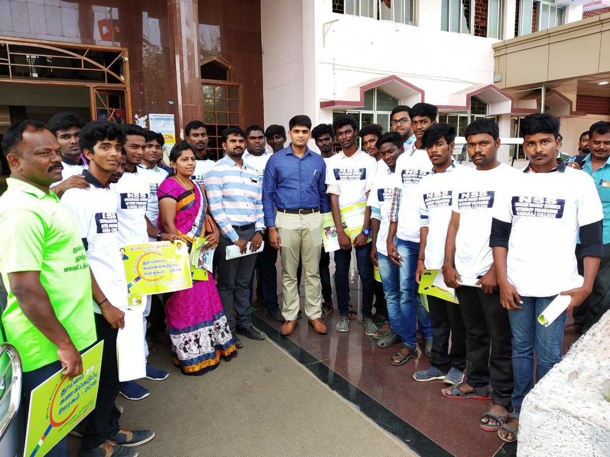 Thooimaitut's tweet photo. #SSG2018 #DistrictLevelLaunch
District Collector, Thoothukudi District had on 2.8.2018 launched #SwachhSurvekshanGrameen2018 
Official logo, information brochure were released. #SwachhRath  flagged off in order to create awareness among the general public across the District. https://t.co/uWs5lDktj1