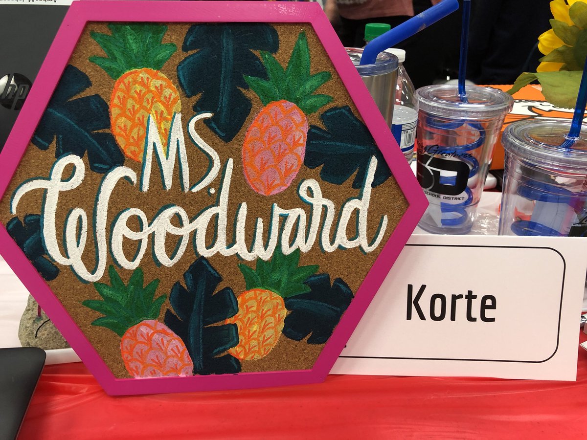 Ms_Woodward7's tweet photo. Special shoutout to @MrsMcMurray5th for the sweetest teacher gift! This is going to be an amazing year! #ISDStrong #isd4th https://t.co/PBcjiBUSpq