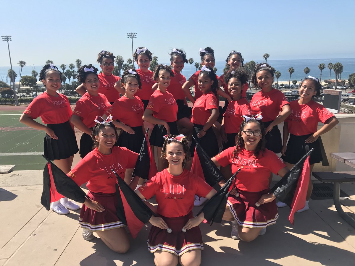 ohsddt's tweet photo. Our first parade is today! We’re so excited, thanks @yellowjckt_swarm for letting us join you! #weareohsddt #yellowjackets #drillteam #shortflags #marchingband https://t.co/AXanWYoR12
