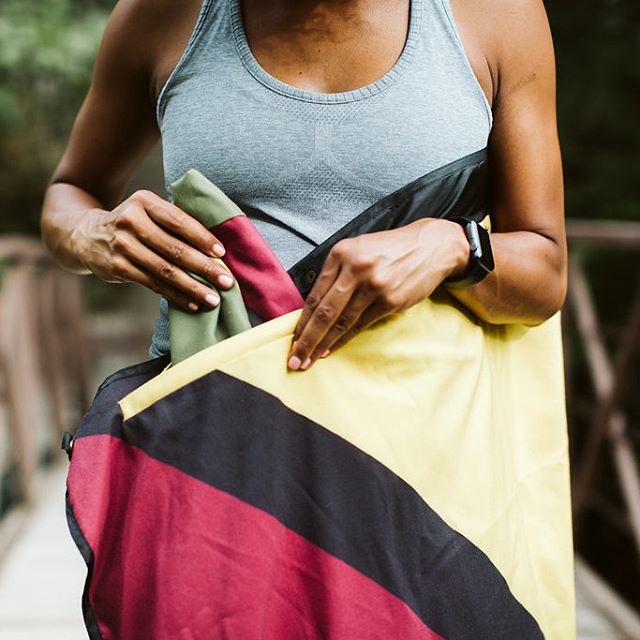 ziggymarley's tweet image. The all new #ZiggyMarley Kachula Adventure Blanket, from @COALATREE! 💥 bit.ly/marleykachula 💥

Thx to their #BlanketsToTheHomeless initiative, for each 1 sold #Coalatree donates 1 blanket to a local homeless shelter. Get urs today at the link, or at our merch booth on tour!